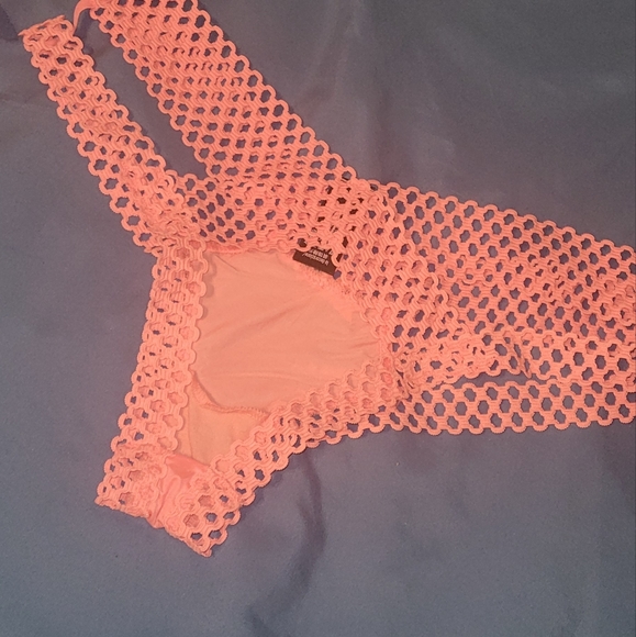 2 Cut-Out Cheeky Panties - Picture 3 of 9